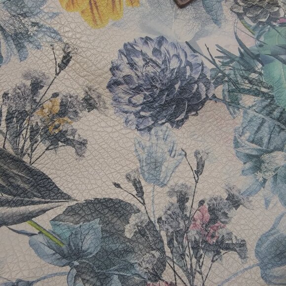 MultiSac bag with neutral background and floral print spring summer vacation - Picture 4 of 16